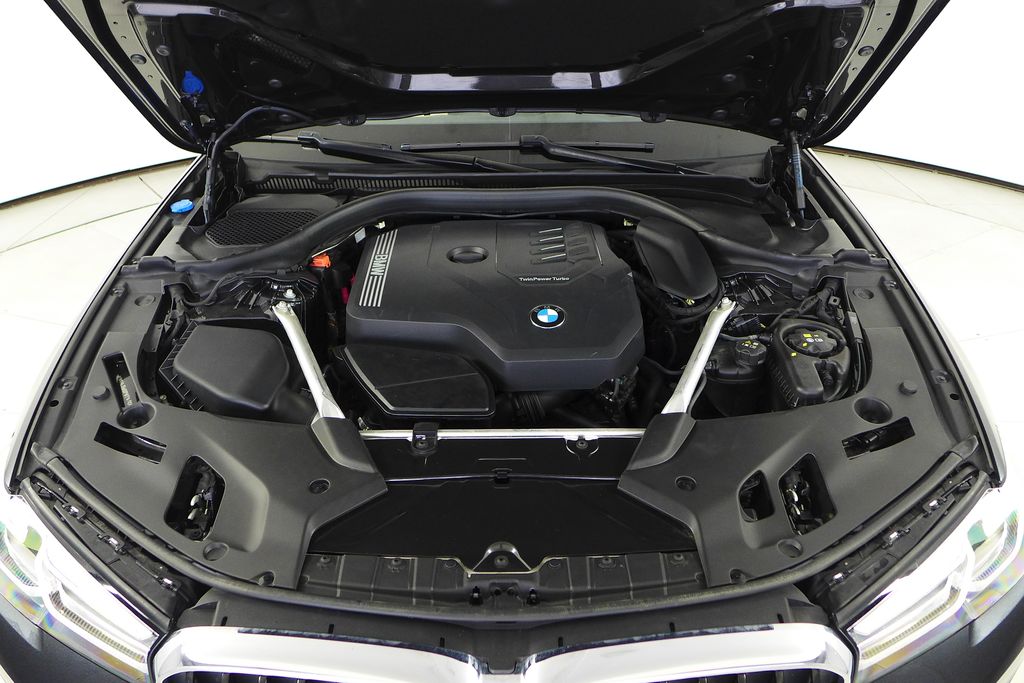 Thumbnail: 2023 BMW 5 Series - 6