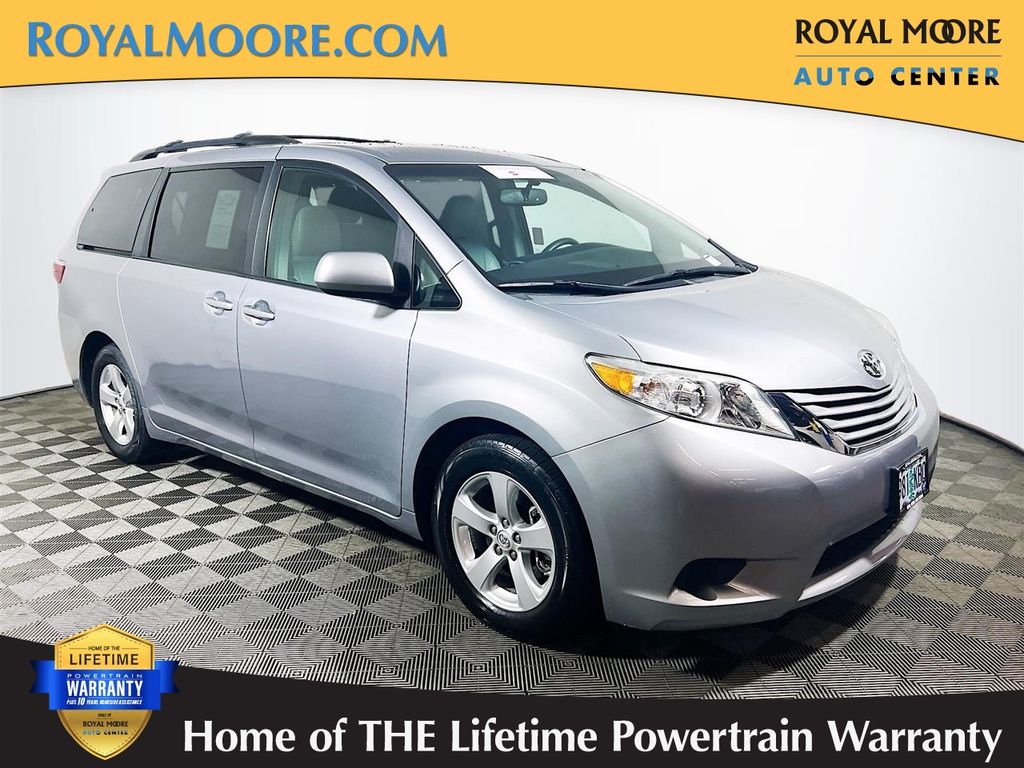 Silver Sky Metallic 2017 Toyota Sienna LE 7-Passenger Auto Access Seat FWD Minivan Front-Wheel Drive 8-Speed Automatic