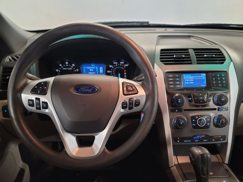 2015 Ford Explorer photo