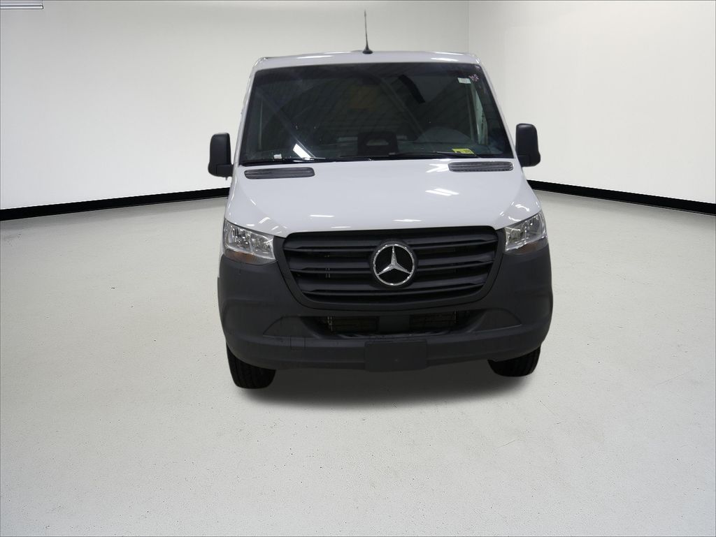 Thumbnail: 2026 Mercedes-Benz Sprinter - 8