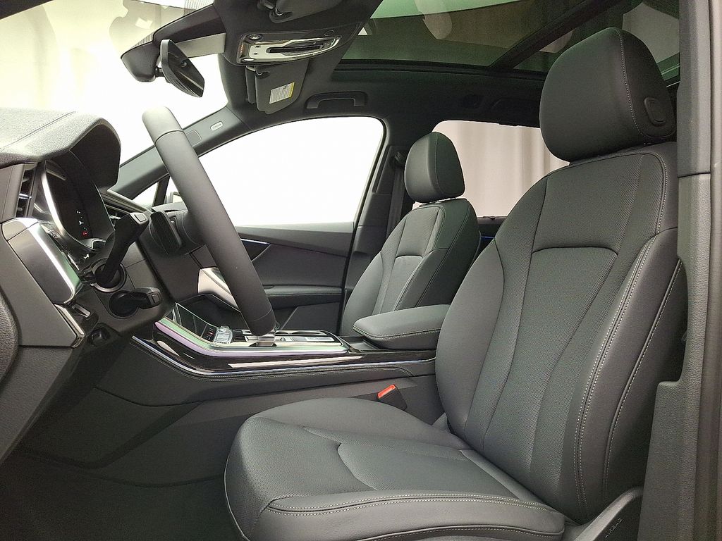 Thumbnail: 2026 Audi Q7 - 8