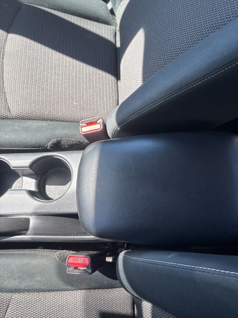 Used 2019 Silver Nissan S image 18