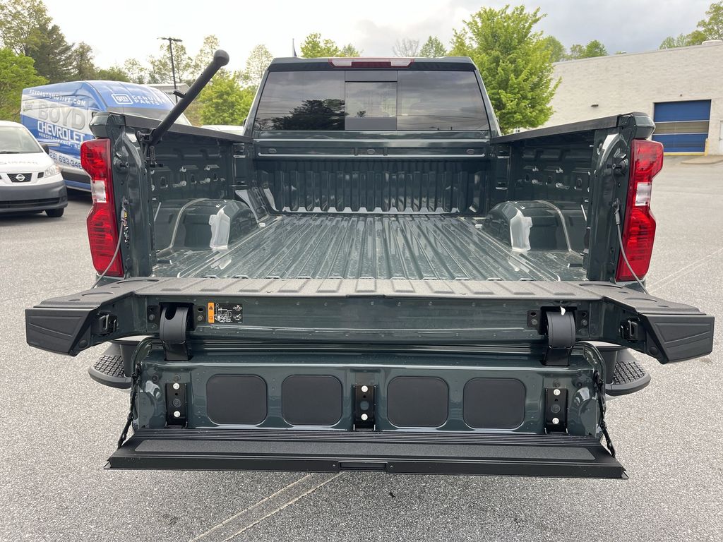 2025 Chevrolet Silverado 2500HD LT photo