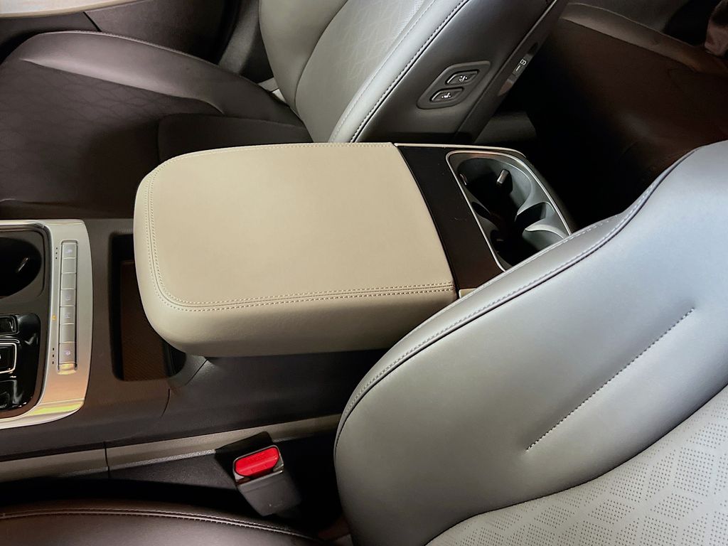 2025 Kia Carnival Hybrid EX