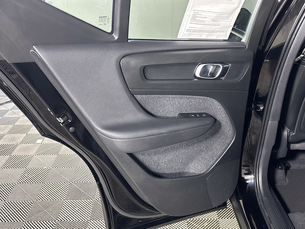 2022 Volvo XC40 Recharge Pure Electric P8 Plus