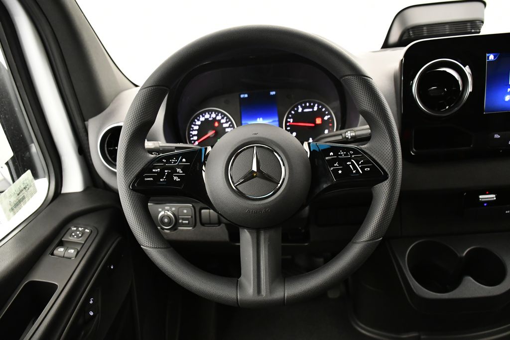 Thumbnail: 2026 Mercedes-Benz Sprinter - 14