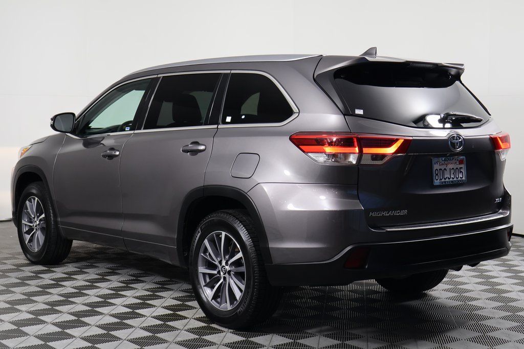 Thumbnail: 2018 Toyota Highlander - 6