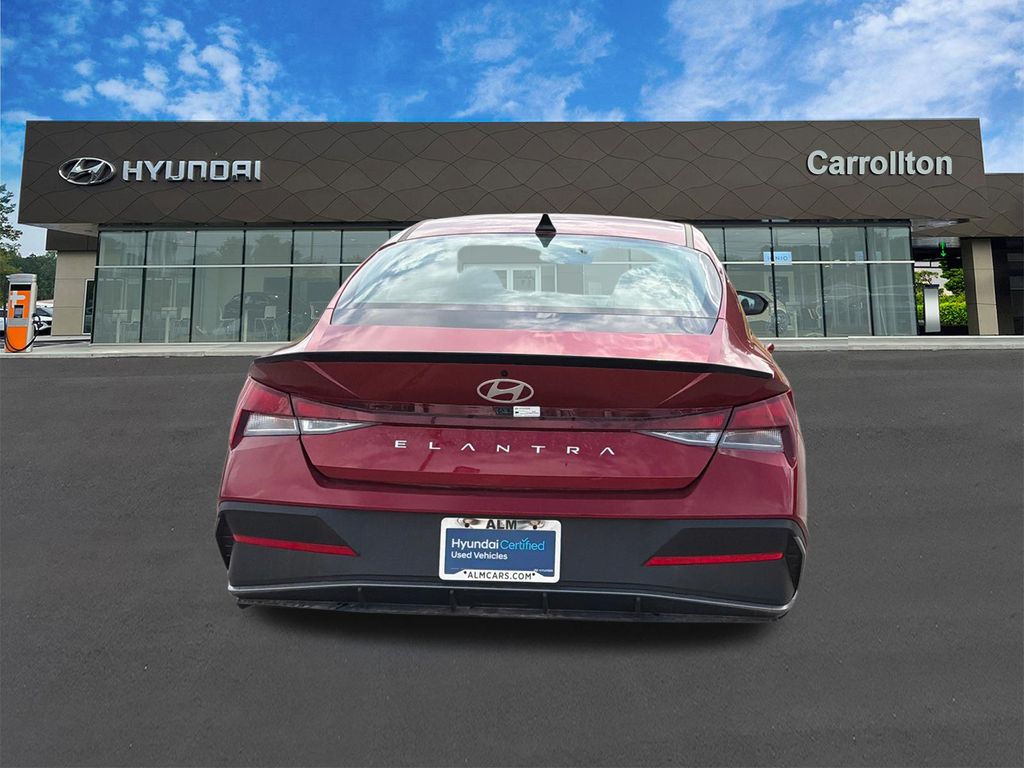 Used 2025 Red Hyundai SEL Sport image 6
