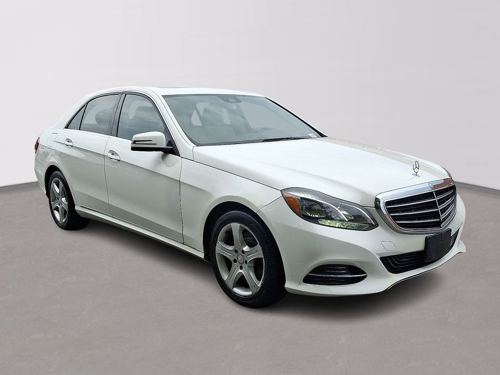 Thumbnail: 2014 Mercedes-Benz E-Class - 3