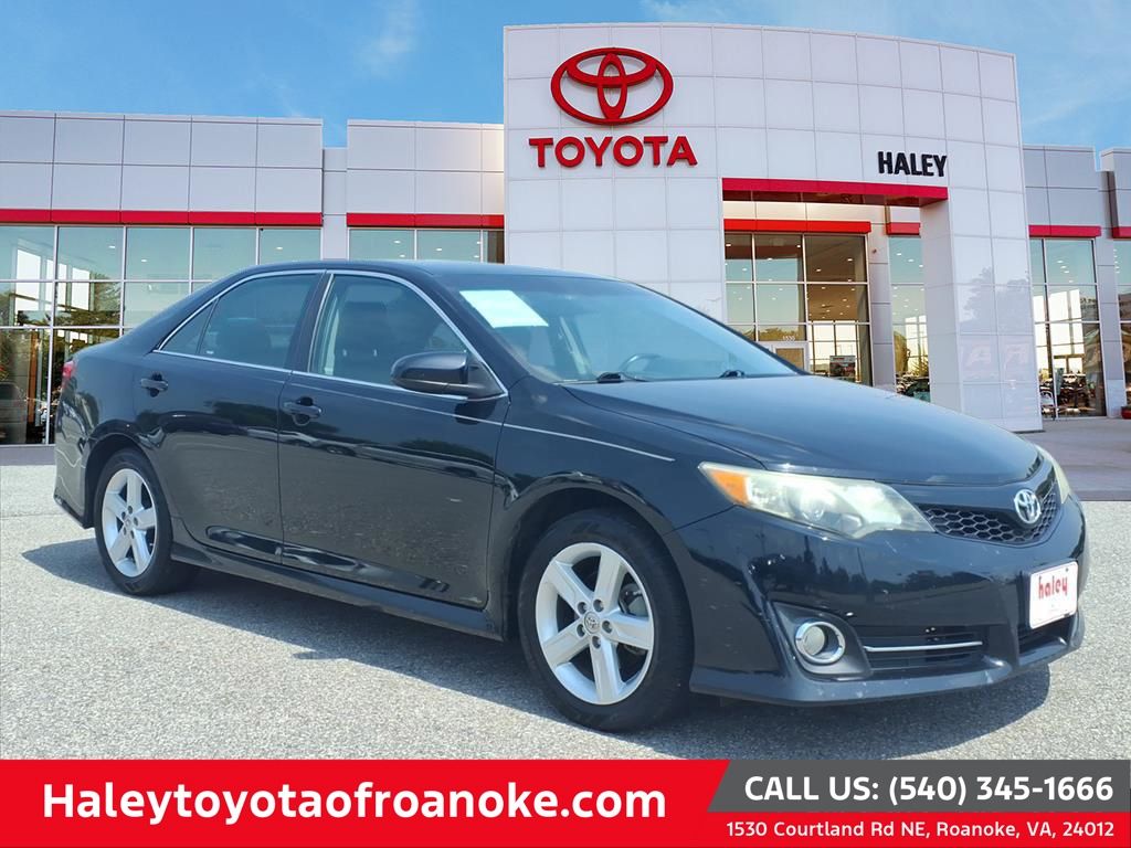 Attitude Black Metallic 2013 Toyota Camry Sedan Front-Wheel Drive 6-Speed Automatic