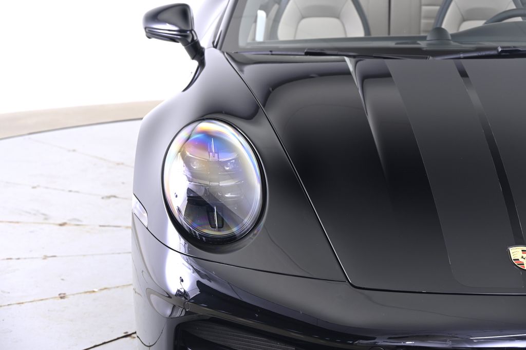Thumbnail: 2025 Porsche 911 - 14