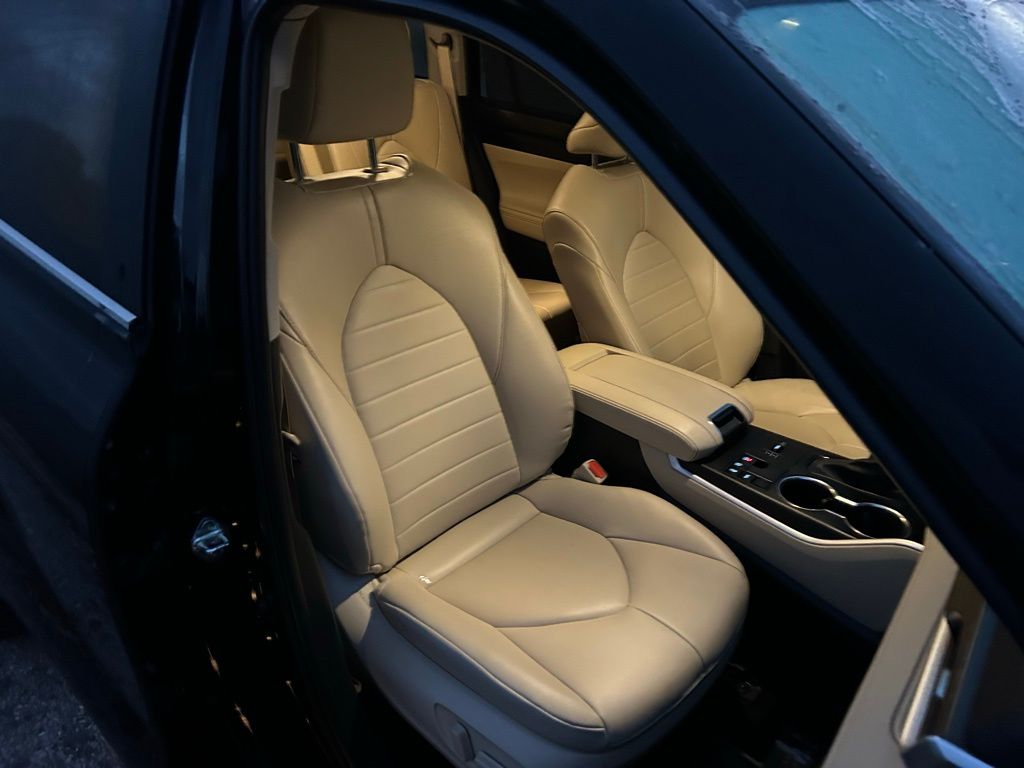 Thumbnail: 2023 Toyota Highlander - 16