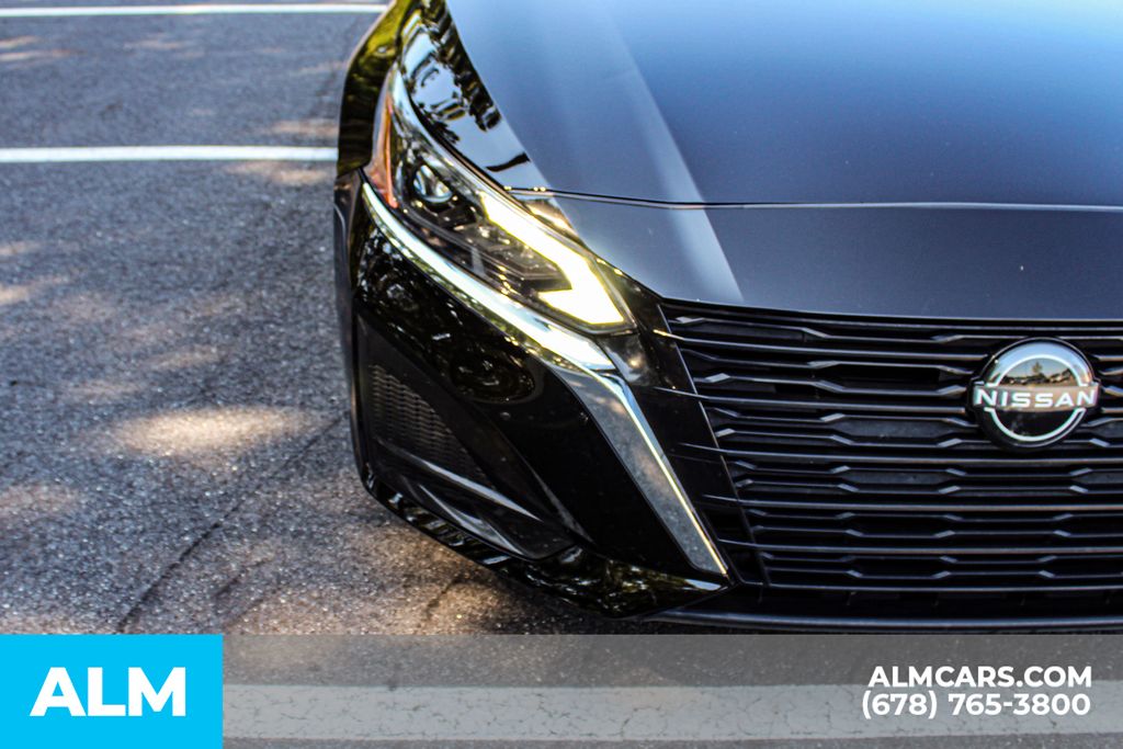 Used 2024 Black Nissan 2.5 SV image 11