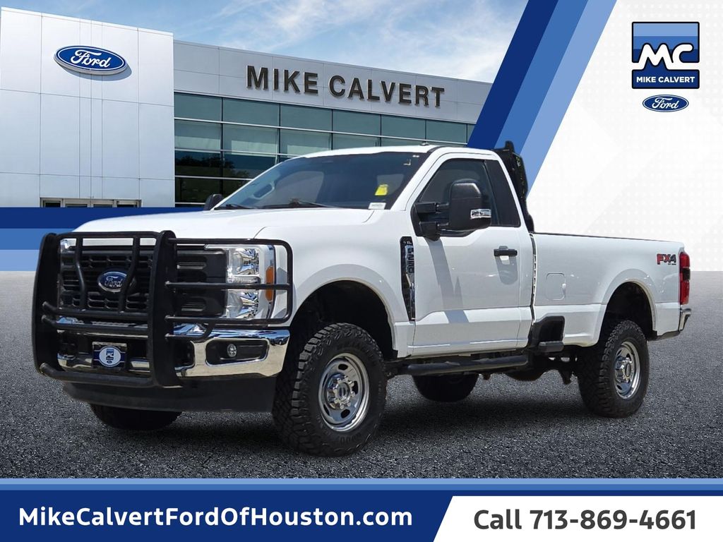 Oxford White 2023 Ford F-250 Super Duty Pickup Truck Four-Wheel Drive Automatic
