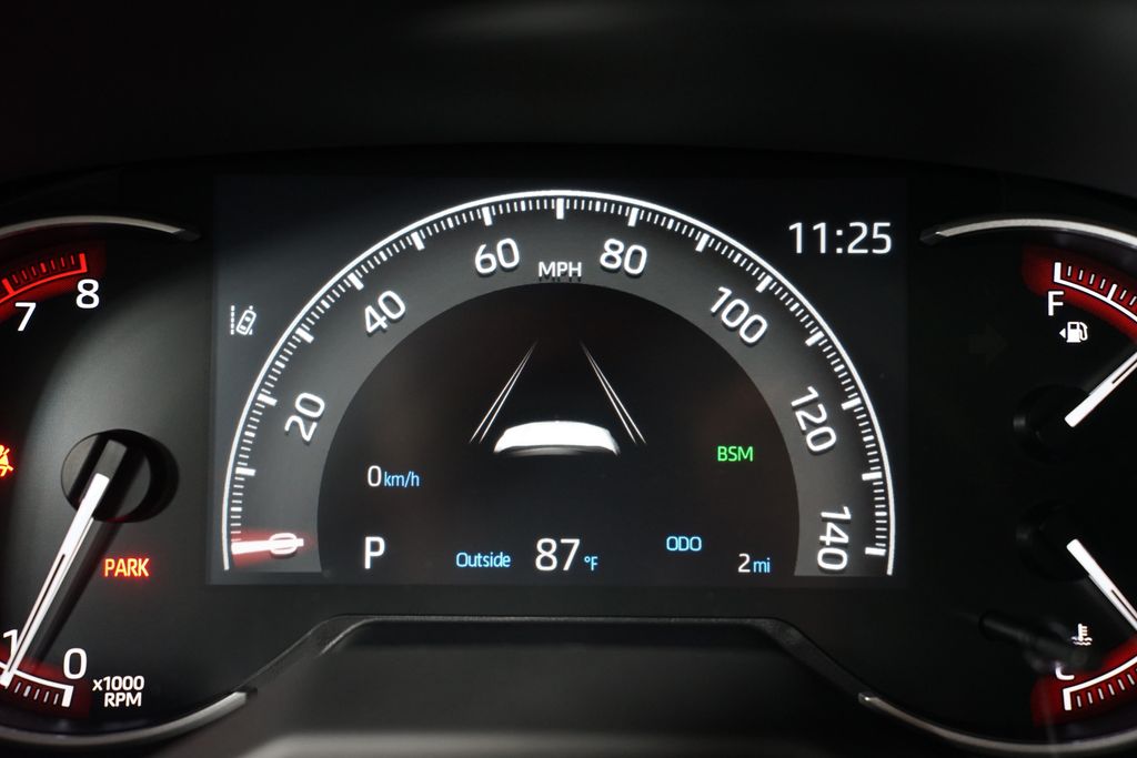 2025 Toyota RAV4 XLE 16