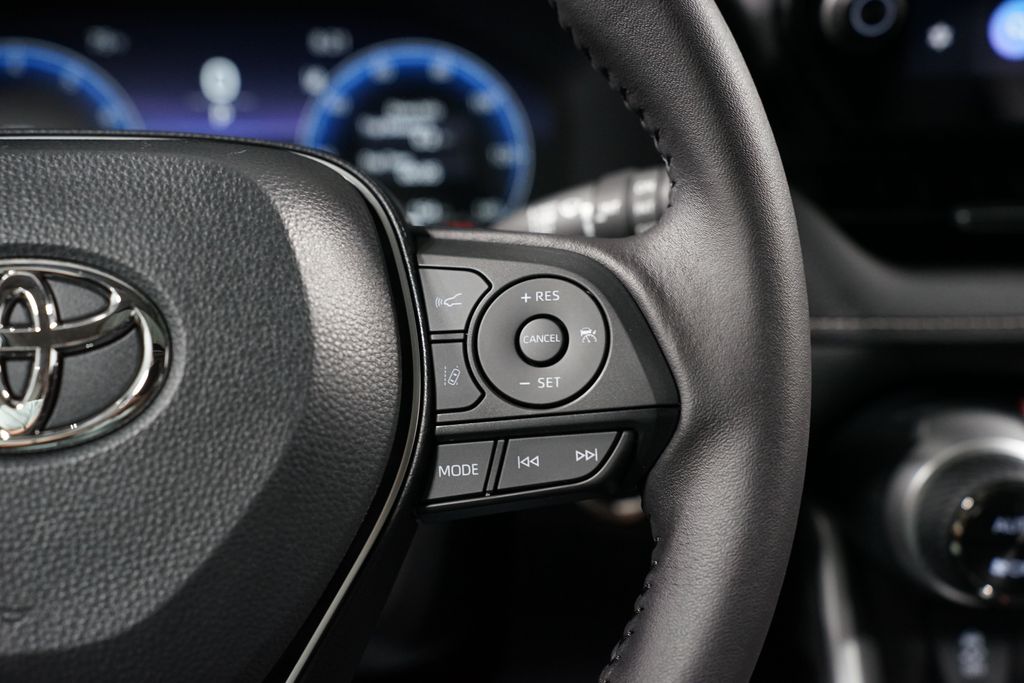 Thumbnail: 2025 Toyota RAV4 - 13