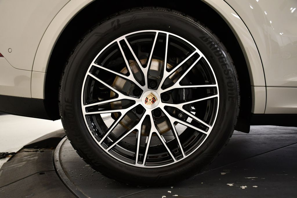 Thumbnail: 2026 Porsche Cayenne - 18