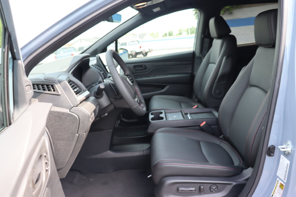 Thumbnail: 2027 Honda Odyssey - 29