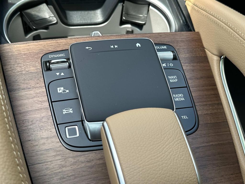 Thumbnail: 2026 Mercedes-Benz GLE - 12