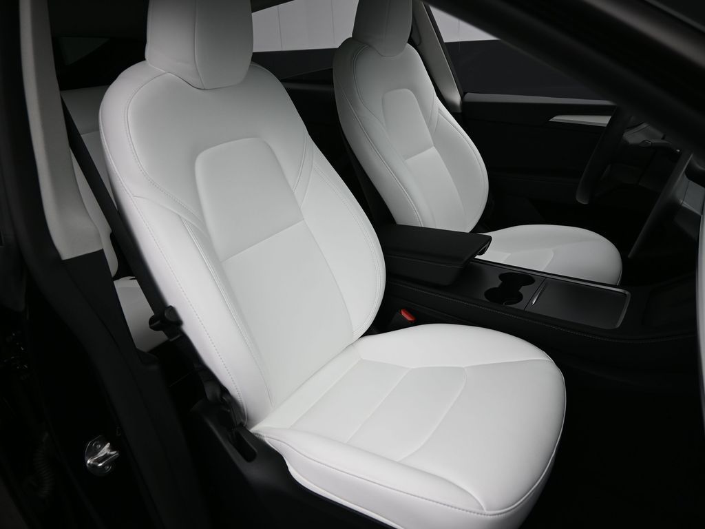 2025 Tesla Model Y Long Range Dual Motor All-Wheel Drive