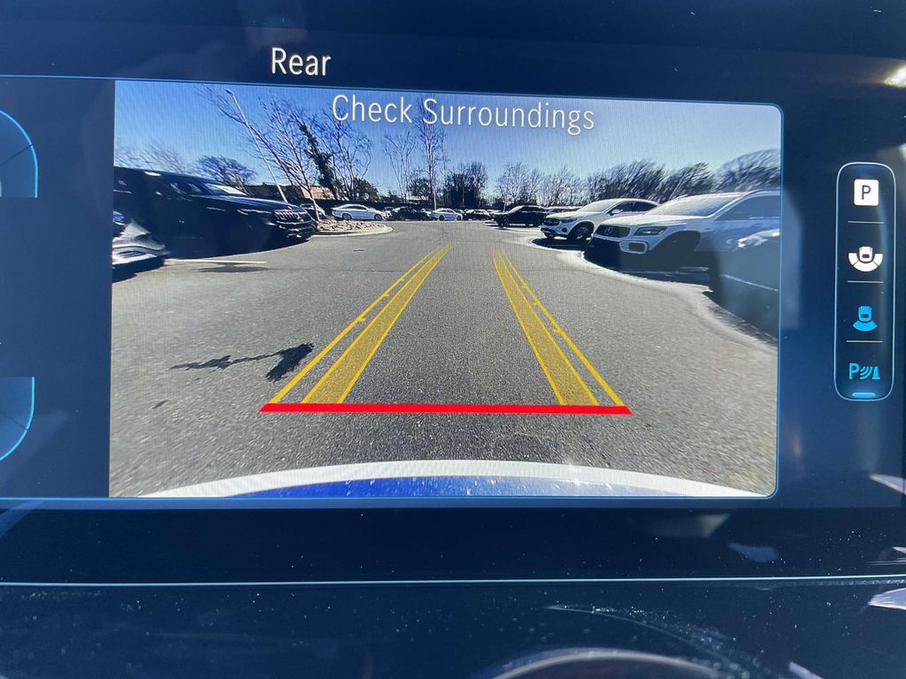 Thumbnail: 2025 Mercedes-Benz GLB - 27