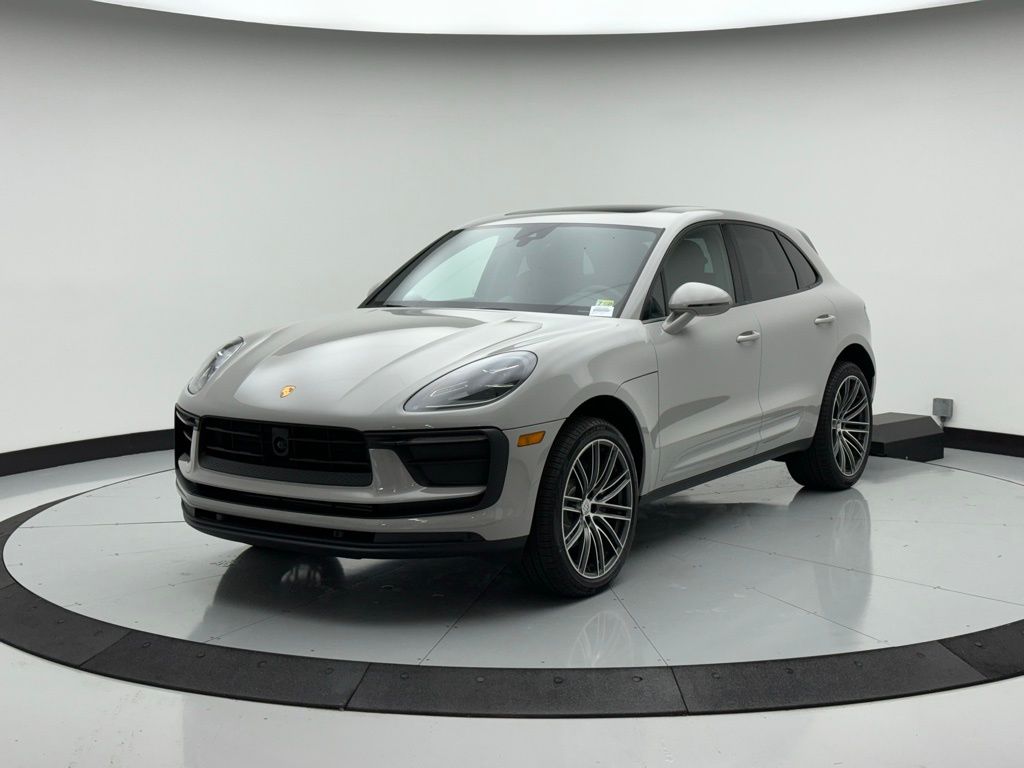 2024 Porsche Macan  -
                Chantilly, VA