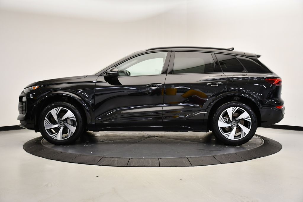 Thumbnail: 2025 Audi Q6 e-tron - 2