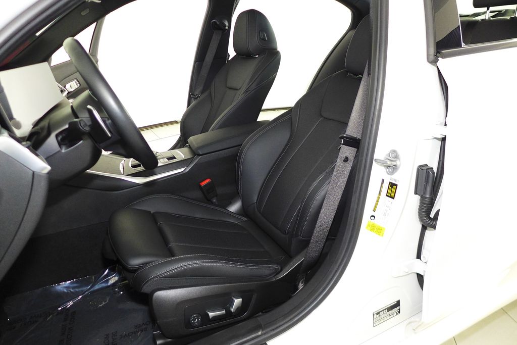 Thumbnail: 2023 BMW 3 Series - 22