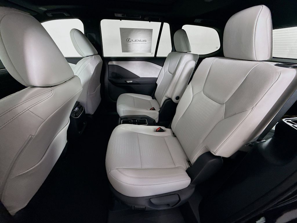 Thumbnail: 2026 Lexus TX - 17