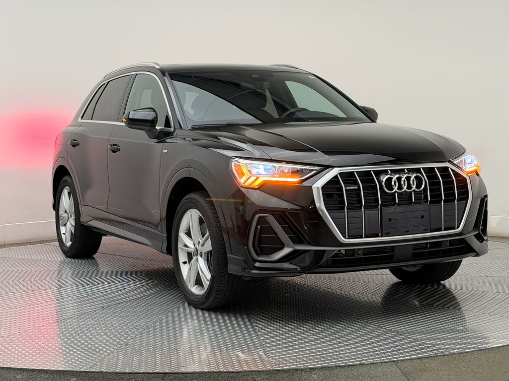 Thumbnail: 2023 Audi Q3 - 2