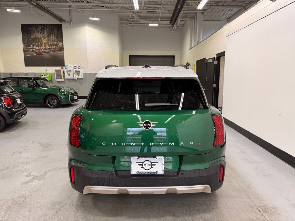 Thumbnail: 2027 MINI Cooper Countryman - 4