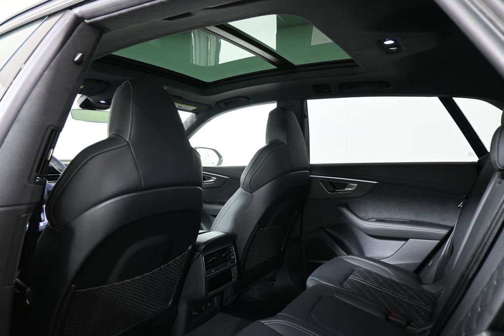 Thumbnail: 2026 Audi SQ8 - 27