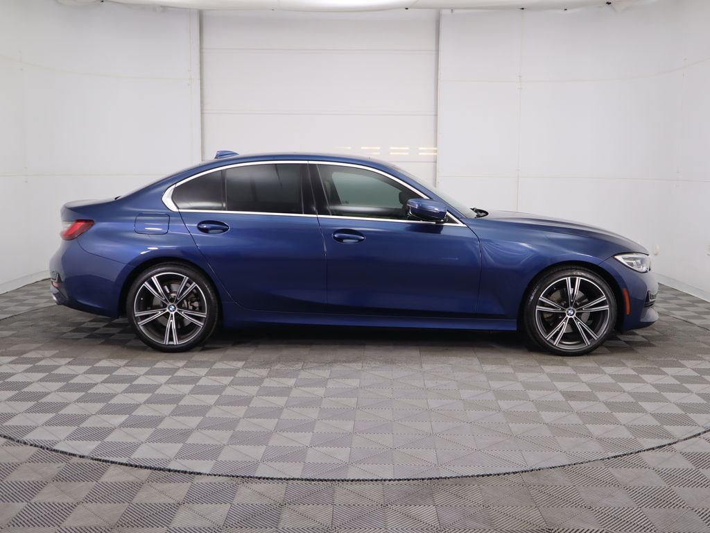 Thumbnail: 2022 BMW 3 Series - 4
