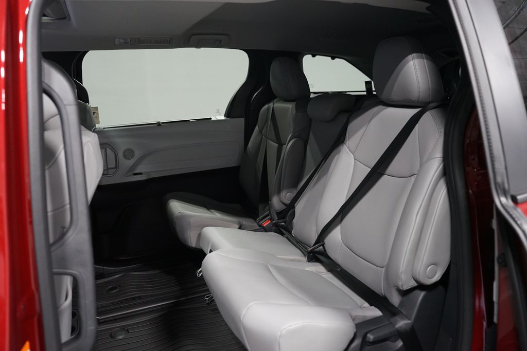 Thumbnail: 2026 Toyota Sienna - 30