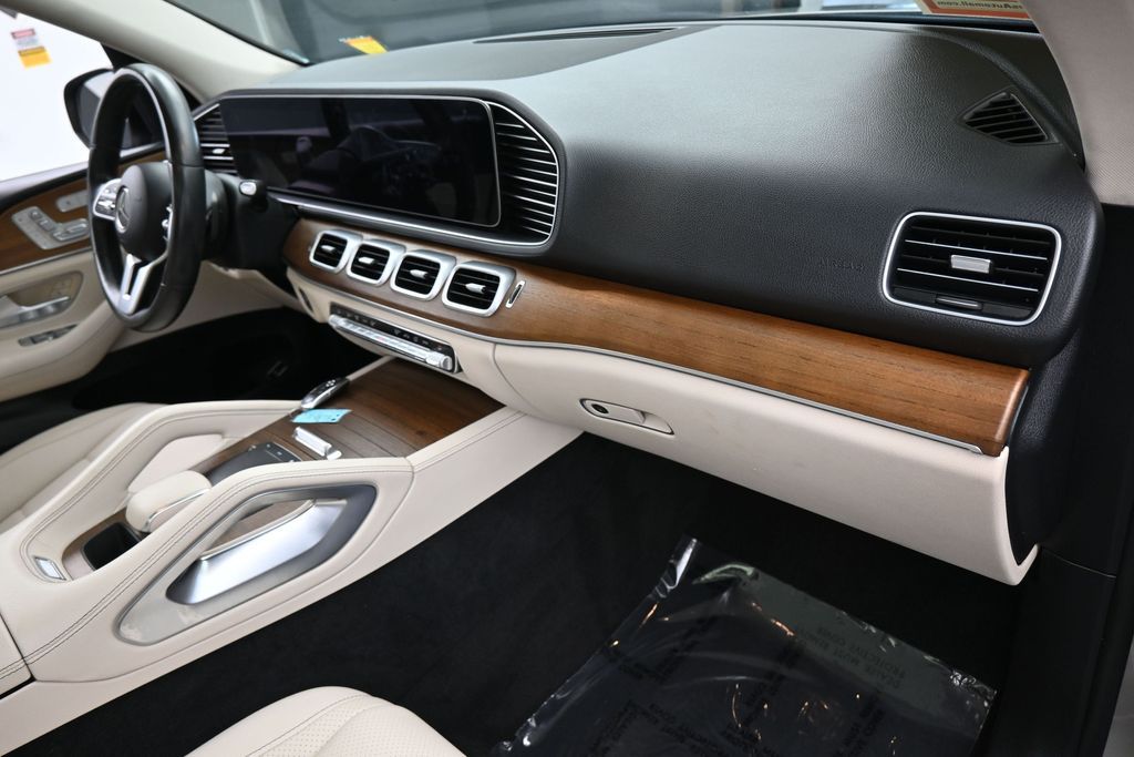 Used 2022 Gold Mercedes-Benz GLE 350 image 47