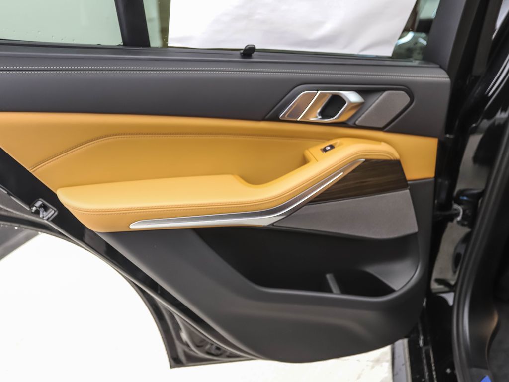 Thumbnail: 2026 BMW X5 - 19