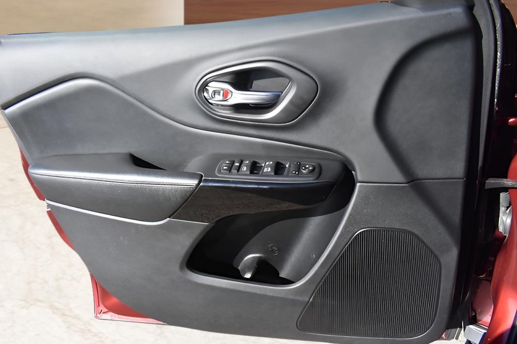 Used Car 2020 Jeep Cherokee  Altitude For Sale Under $20,000 In Austin, Texas