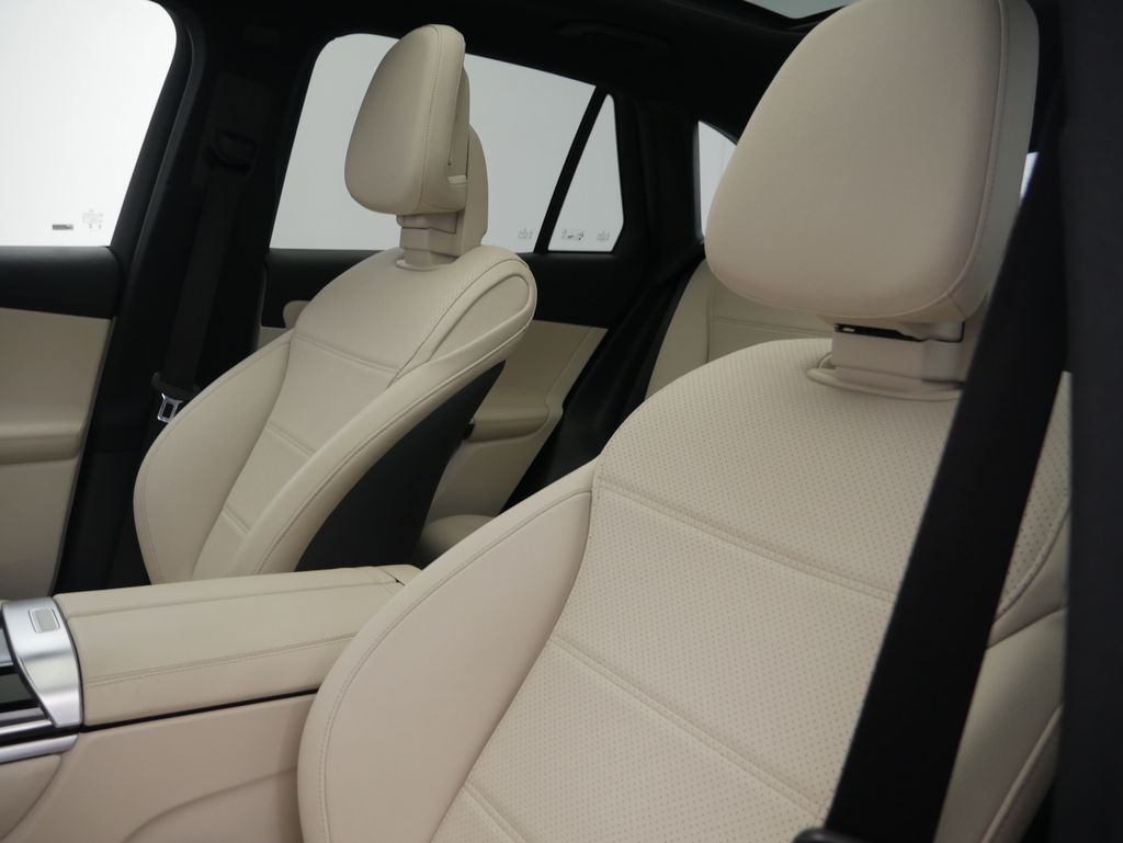 Thumbnail: 2023 Mercedes-Benz GLC - 20