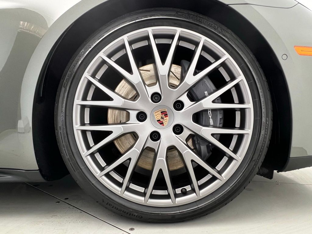 Thumbnail: 2026 Porsche Panamera - 27