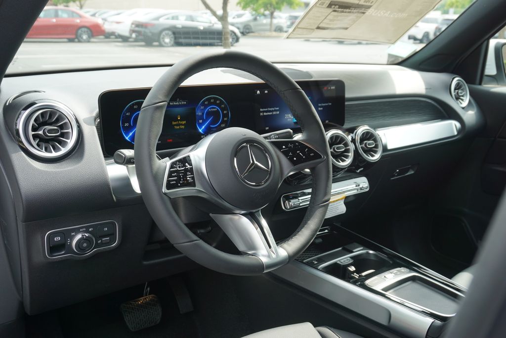2025 Mercedes-Benz EQB 250+ 23