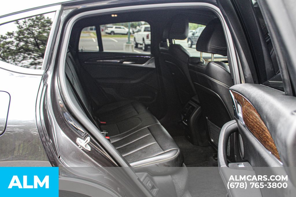 Used 2024 Gray BMW xDrive30i image 17