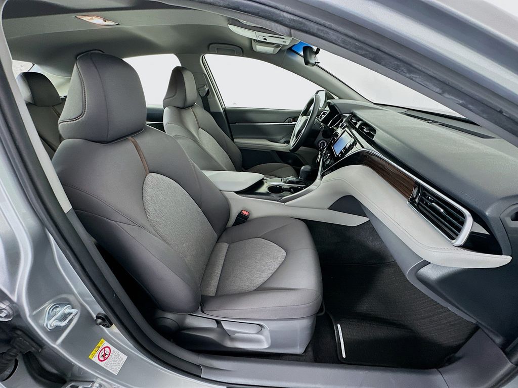 Thumbnail: 2018 Toyota Camry - 26