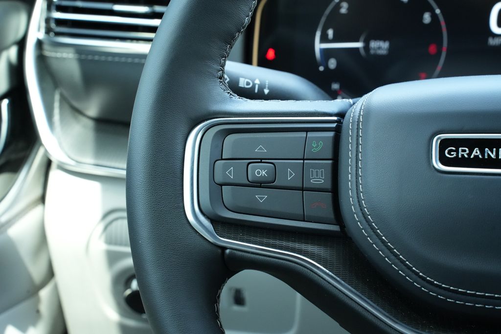 2026 Jeep Grand Wagoneer Summit Obsidian - 6