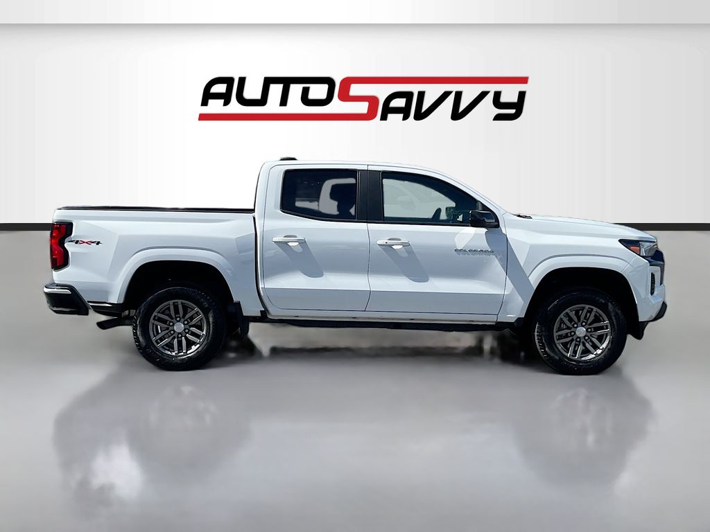 Used 2023 Summit White Chevrolet LT image 8