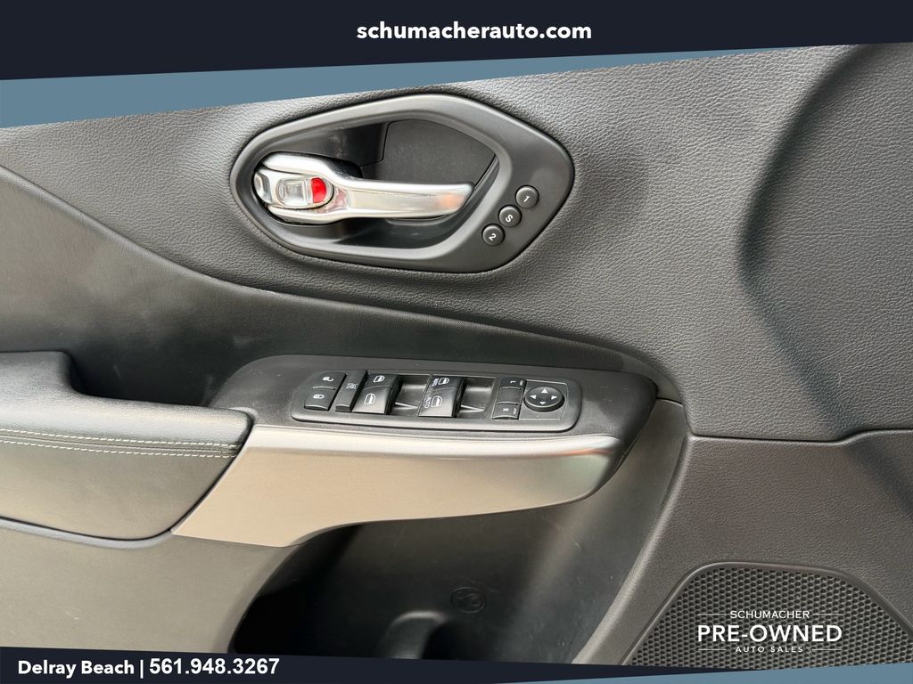 used 2019 Jeep Cherokee car, priced at $12,777