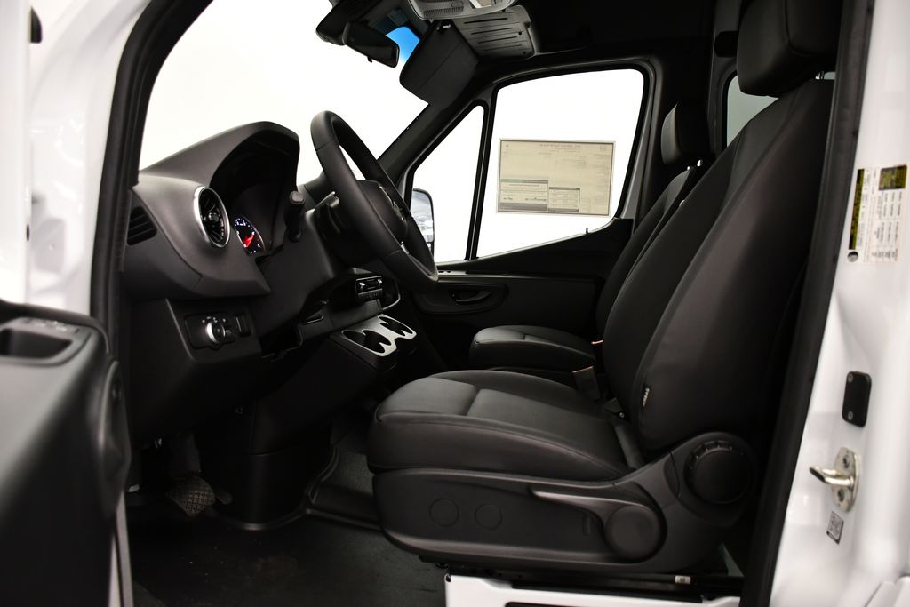 Thumbnail: 2026 Mercedes-Benz Sprinter - 27