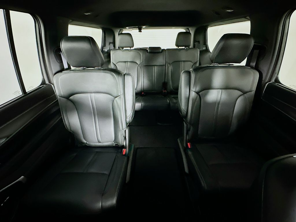 JeepGrand Wagoneer10