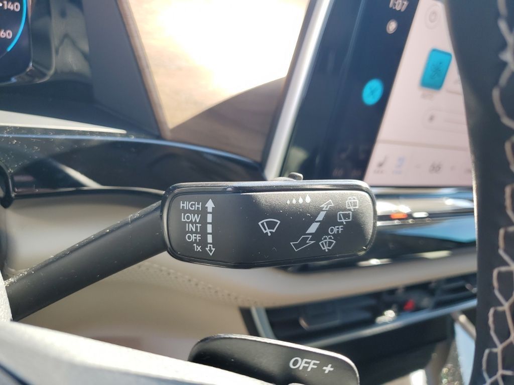 Used Car 2024 Volkswagen Atlas  2.0t Se W/technology For Sale Under $35,000 In Austin, Texas