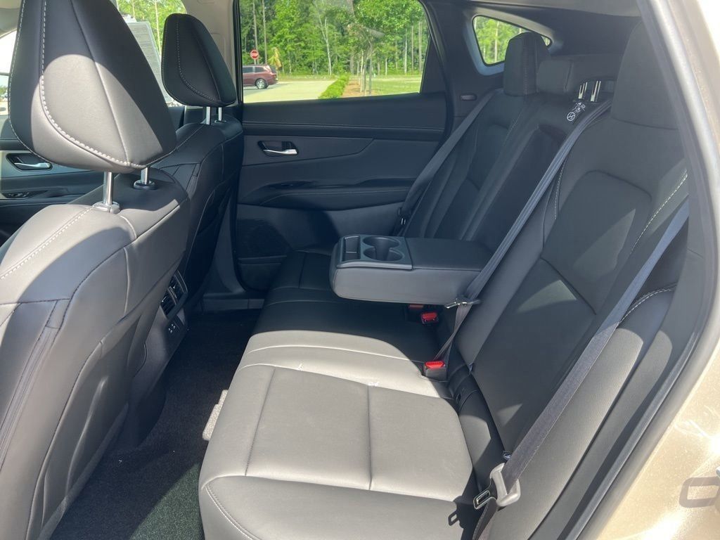 2025 Champagne Silver Metallic Nissan Murano SL AWD SUV