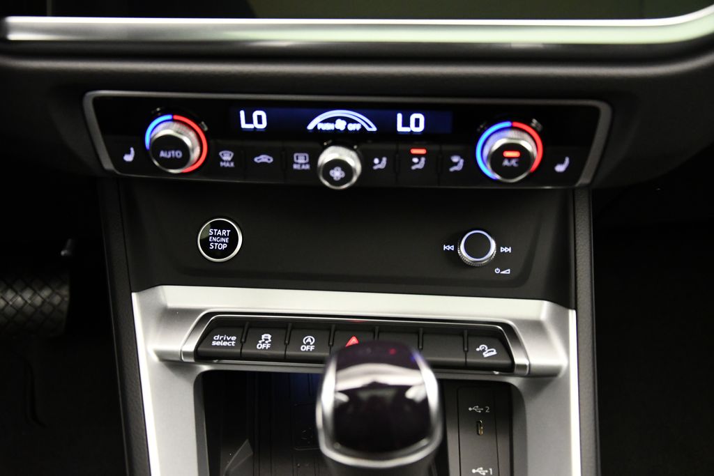 Thumbnail: 2024 Audi Q3 - 28
